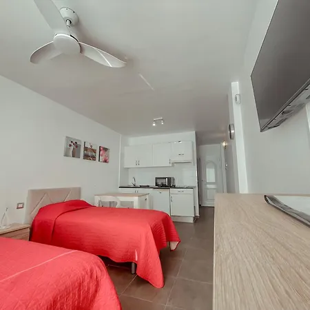 Victoria Beachfront Studio, Perfect Location In Americas Apartman