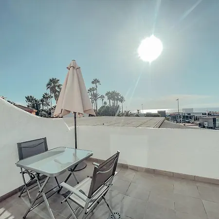 Victoria Beachfront Studio, Perfect Location In Americas Apartman Playa de las Américas