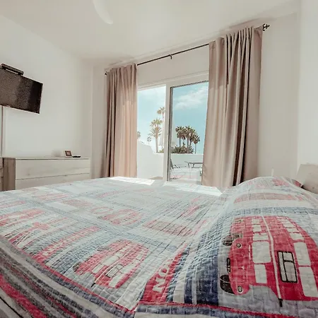 Victoria Beachfront Studio, Perfect Location In Americas * Playa de las Américas