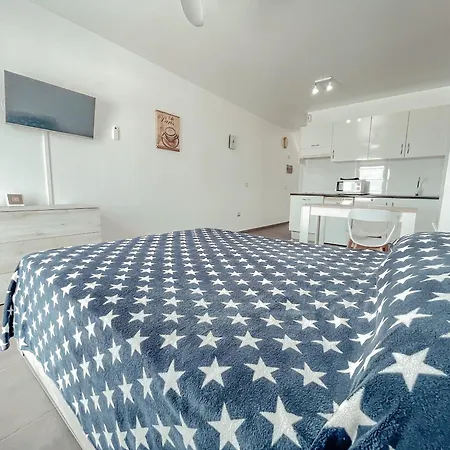 Victoria Beachfront Studio, Perfect Location In Americas Playa de las Américas