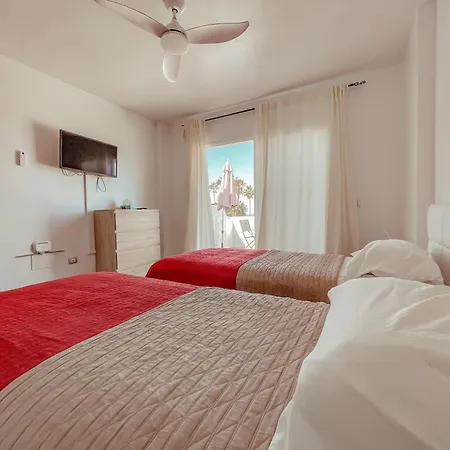 Victoria Beachfront Studio, Perfect Location In Americas Appartement *